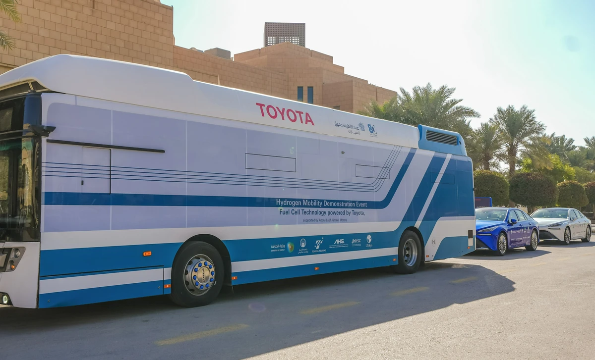 The second phase focused on scalability, operational expansion, and diversification of hydrogen-powered mobility and stationary solutions within the university environment.