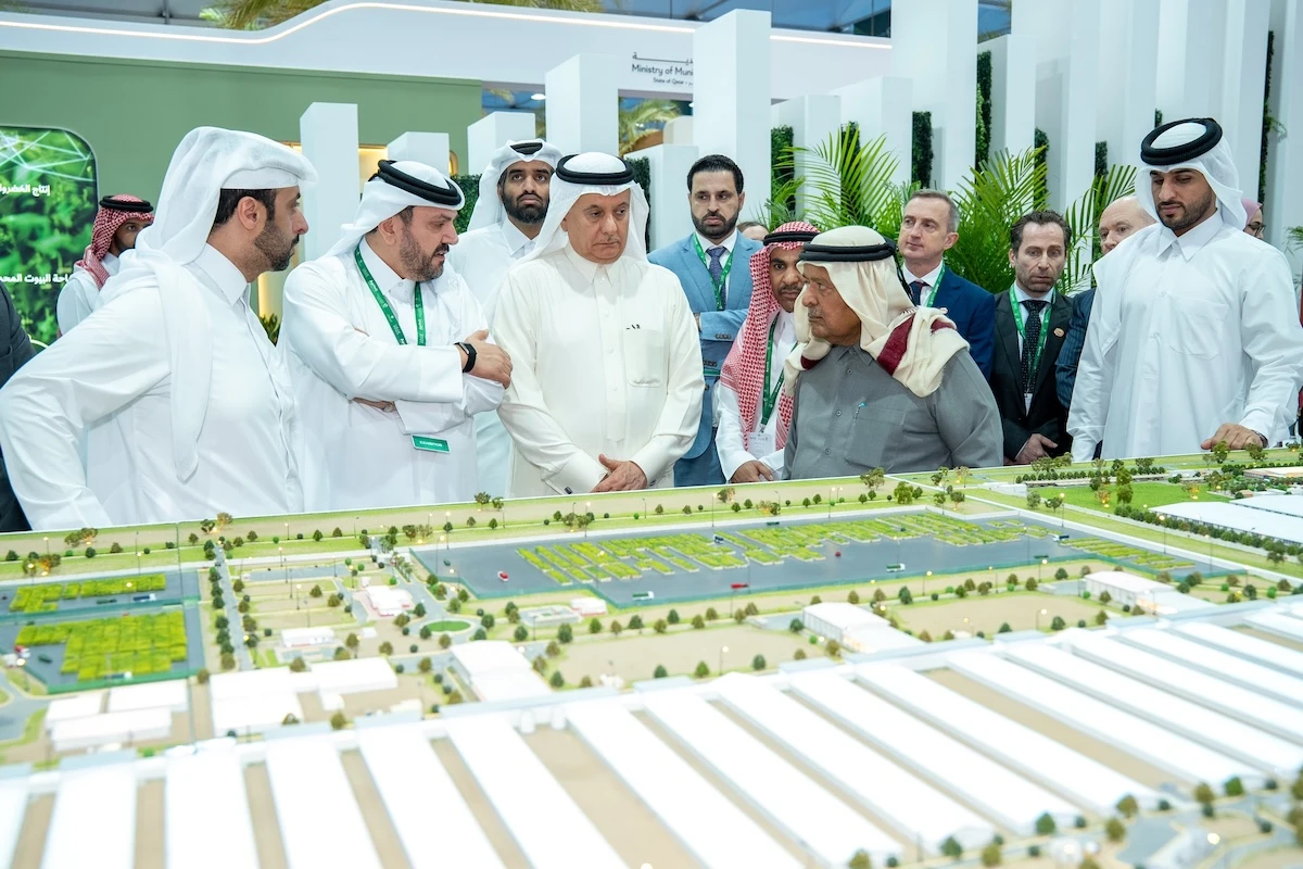 Saudi Minister of Environment, Water and Agriculture Abdulrahman Al-Fadhli attended the opening day, touring several pavilions with Qatar’s Minister of Municipality Abdullah Al-Attiya and other officials and ambassadors. (SPA)