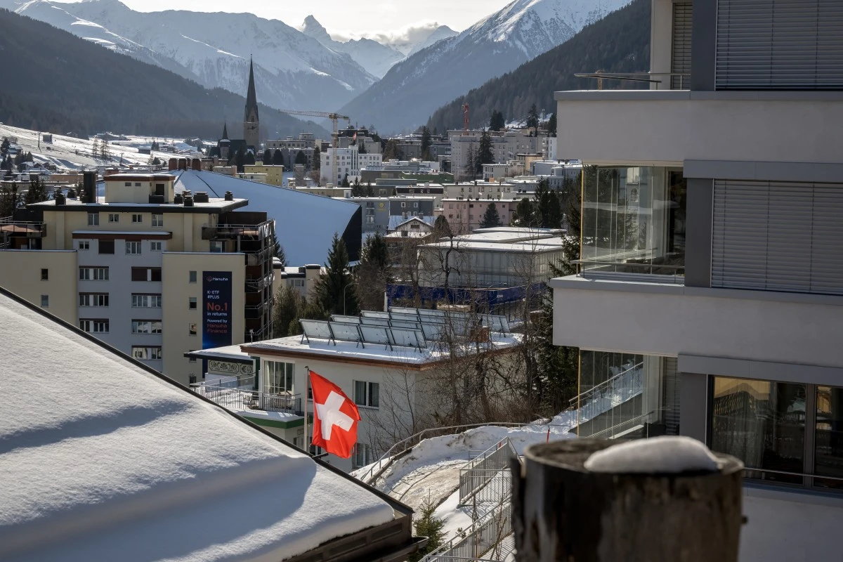 Swiss train derails, injuries likely: police