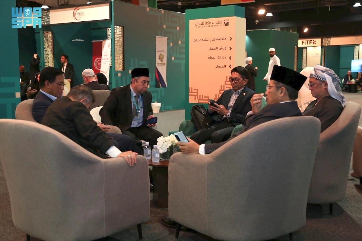A total of 170 exhibitors from 15 countries displayed cutting-edge innovations and services in the halal value chain. (SPA)