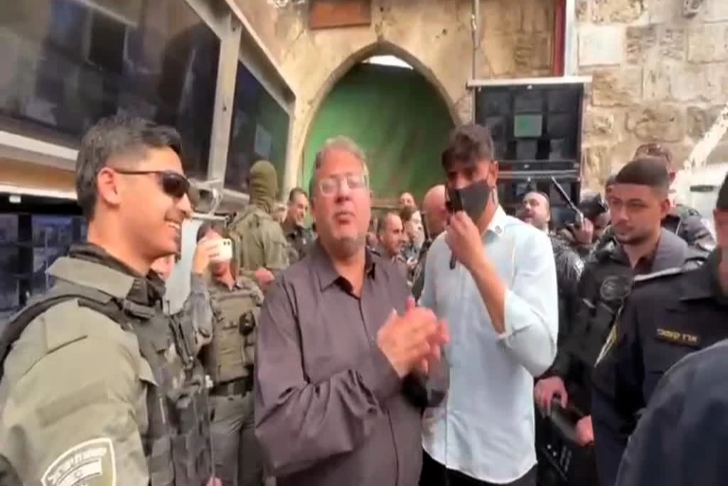 Israel’s far-right national security minister, Itamar Ben-Gvir, entered the area around Al-Aqsa Mosque on Friday, coinciding with the first Friday prayers of Ramadan. (Screenshot/WAFA)