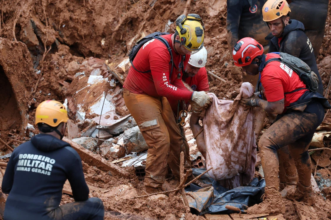 Severe floods in southeast Brazil kill at least 25 and force hundreds to evacuate
