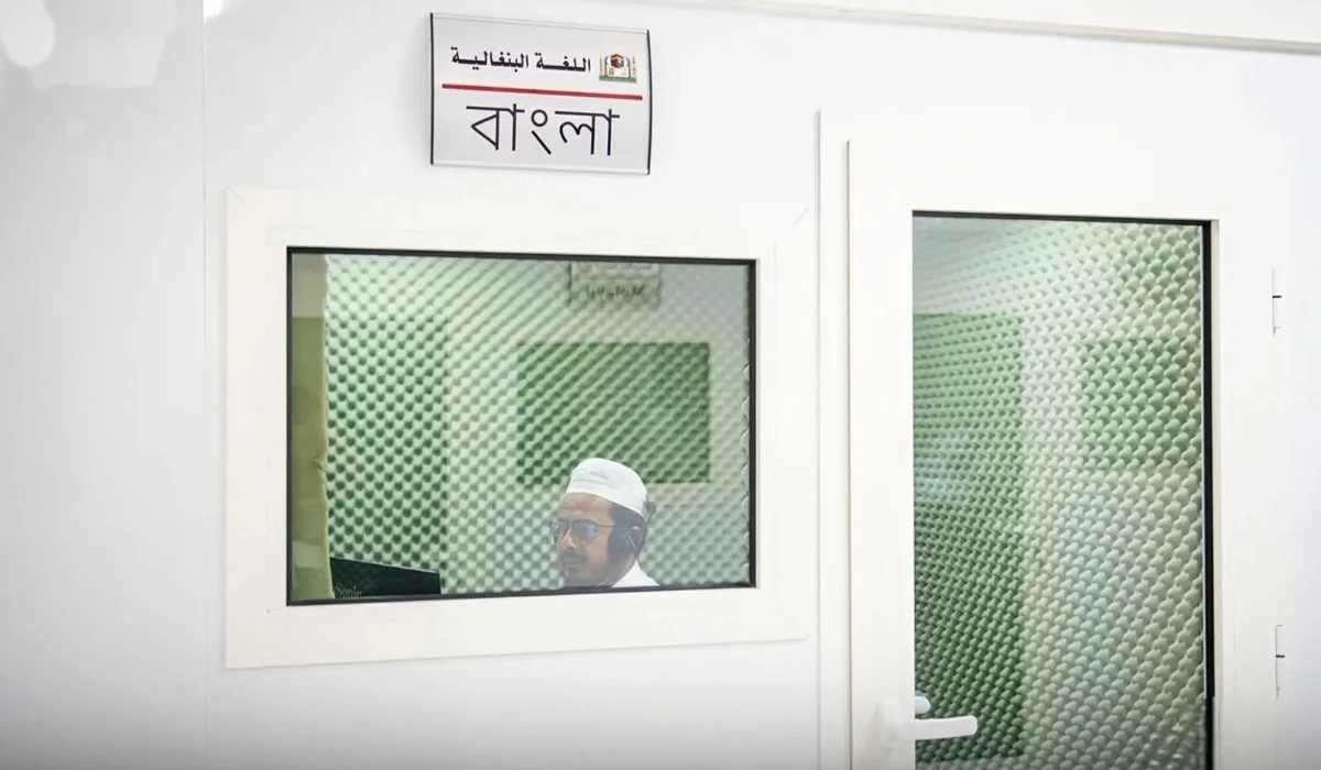 Student volunteers provide translation services at Grand Mosque