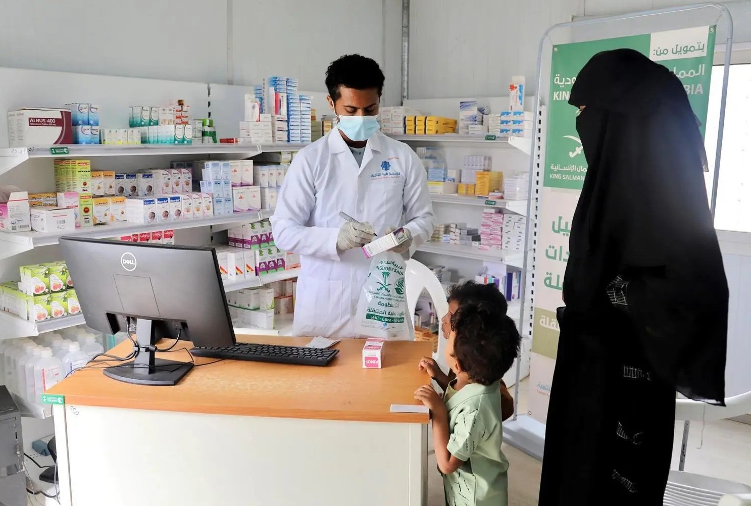 KSrelief mobile medical clinics in Yemen’s Haradh district delivered essential healthcare services to 137 beneficiaries in mid-February. (SPA)