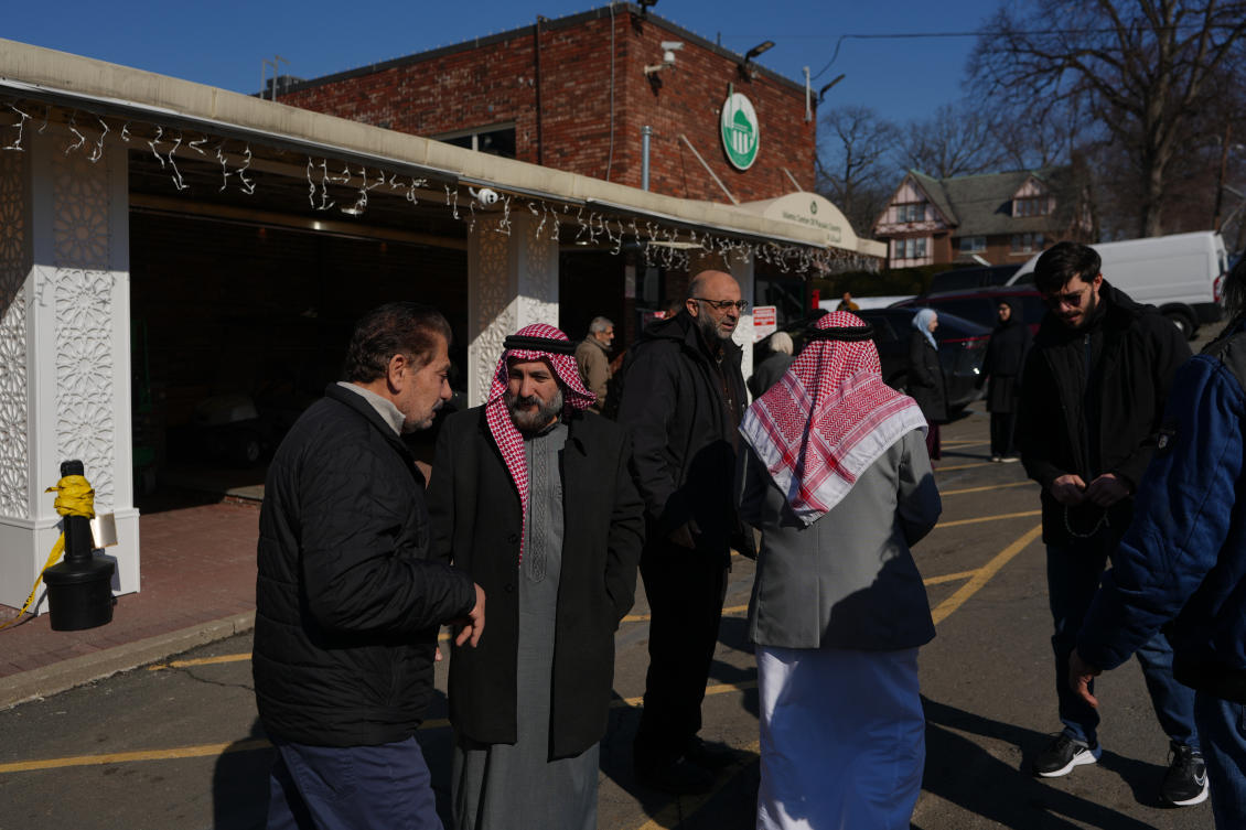 National groups are sharing know-your-rights guidance for mosque leaders. Leaders also point to harsh anti-Muslim vitriol during the current election season. (AP)