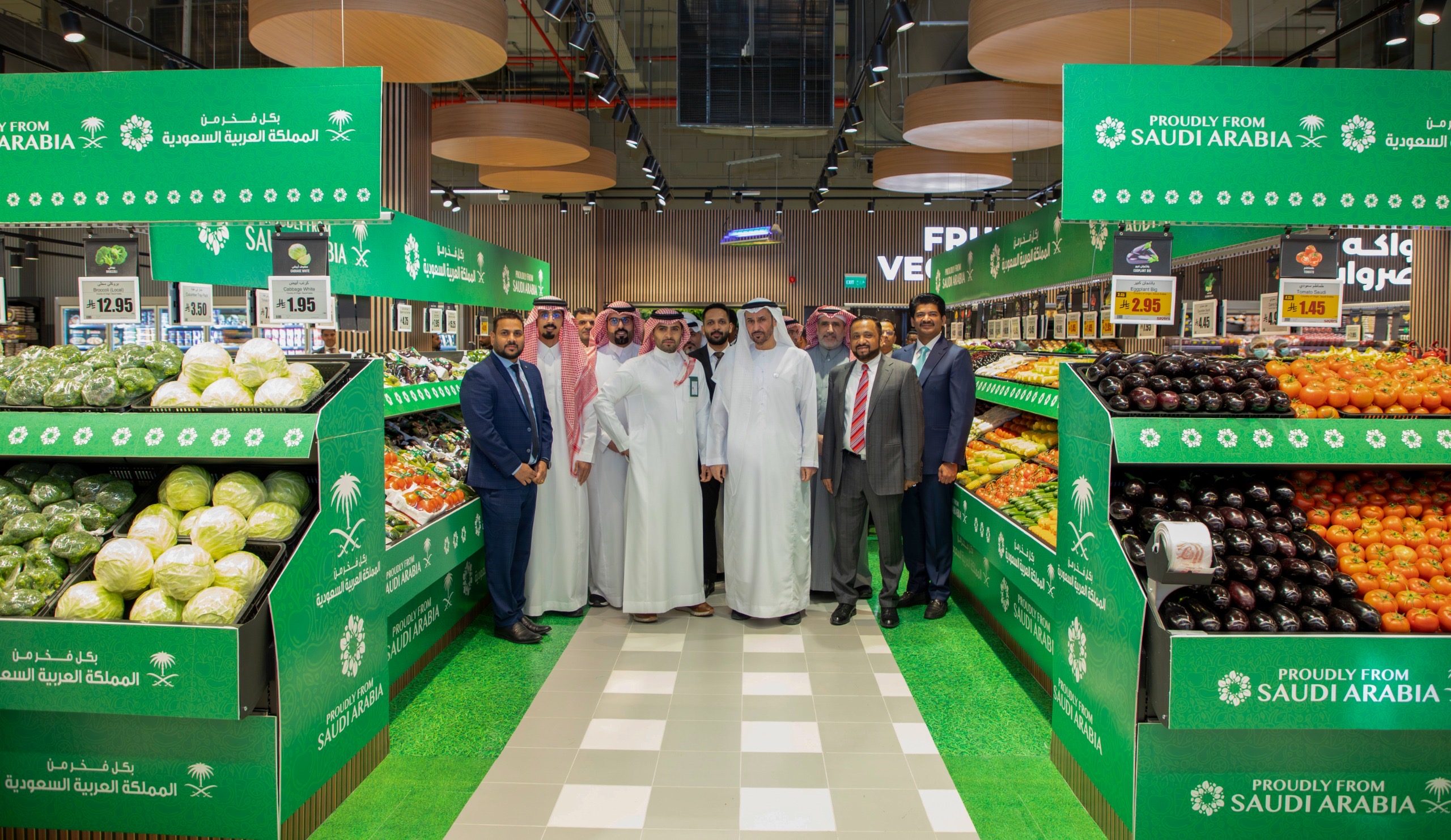 The new retail landmark features an extensive range of departments, including grocery food and non-food items, chilled and dairy products, frozen foods, and a roastery.