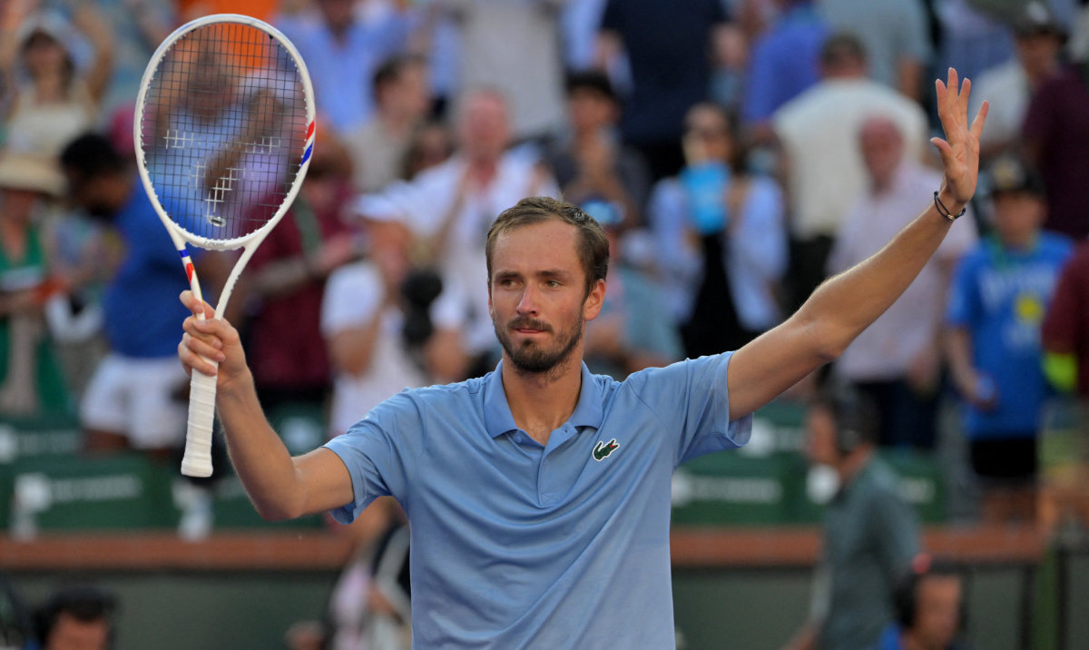 Medvedev ousts Alcaraz to set up Indian Wells final against Sinner