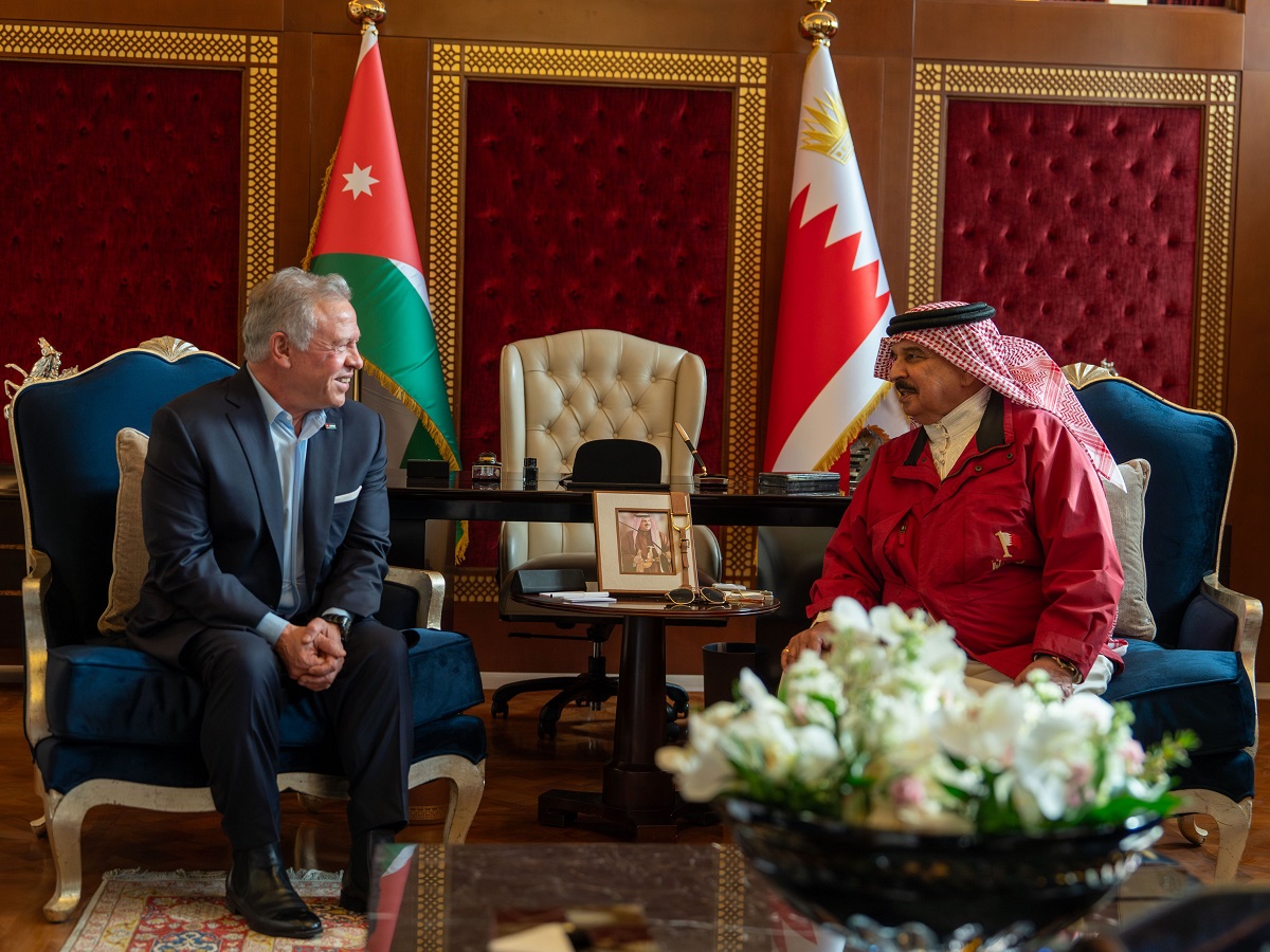 King Abdullah and King Hamad bin Isa Al-Khalifa met in the Bahraini capital, Manama. (Petra)