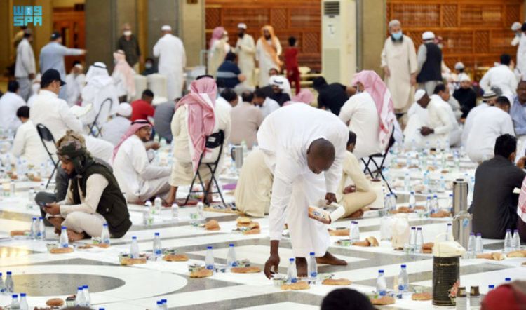 Digital platforms are transforming the way people in Saudi Arabia donate to charity during Ramadan. (SPA)