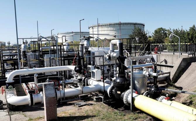 Czechs ready to start work to reverse Druzhba oil flows to Slovakia