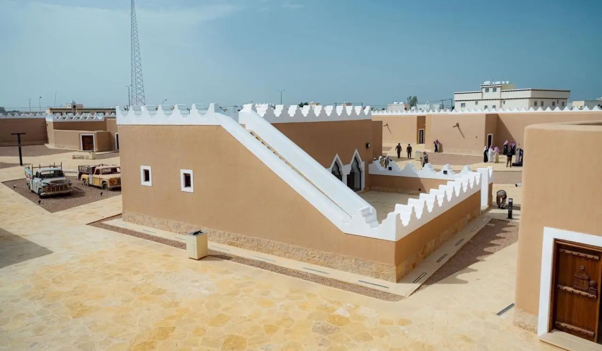 The palace offers a comprehensive cultural experience featuring displays of artifacts and antiquities that reflect the region’s social and economic history. (SPA)
