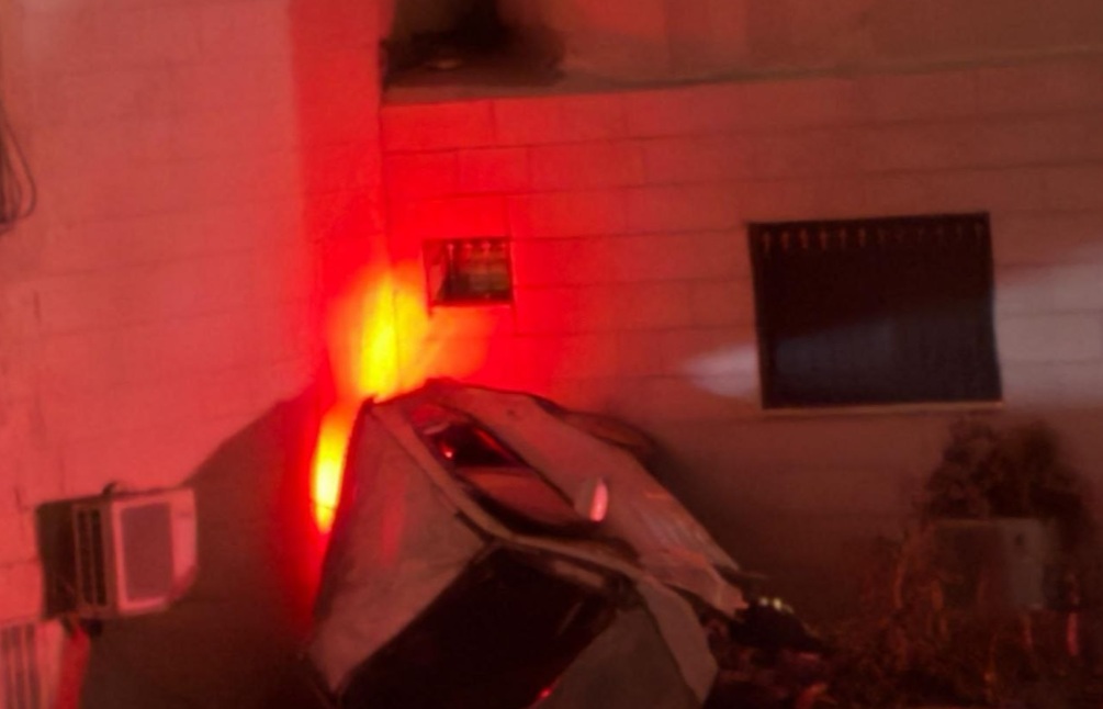 Israeli medics said shrapnel wounded 20 people in the town of Dimona, home to a nuclear facility, after warnings of incoming missile fire from Iran. (X/@ahd_fr_)