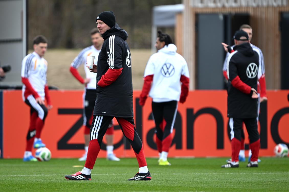 Germany bank on team spirit to end World Cup woes
