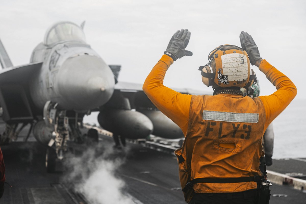 Jets on board the USS Abraham Lincoln prepare to strike targets in Iran. (@CENTCOM)
