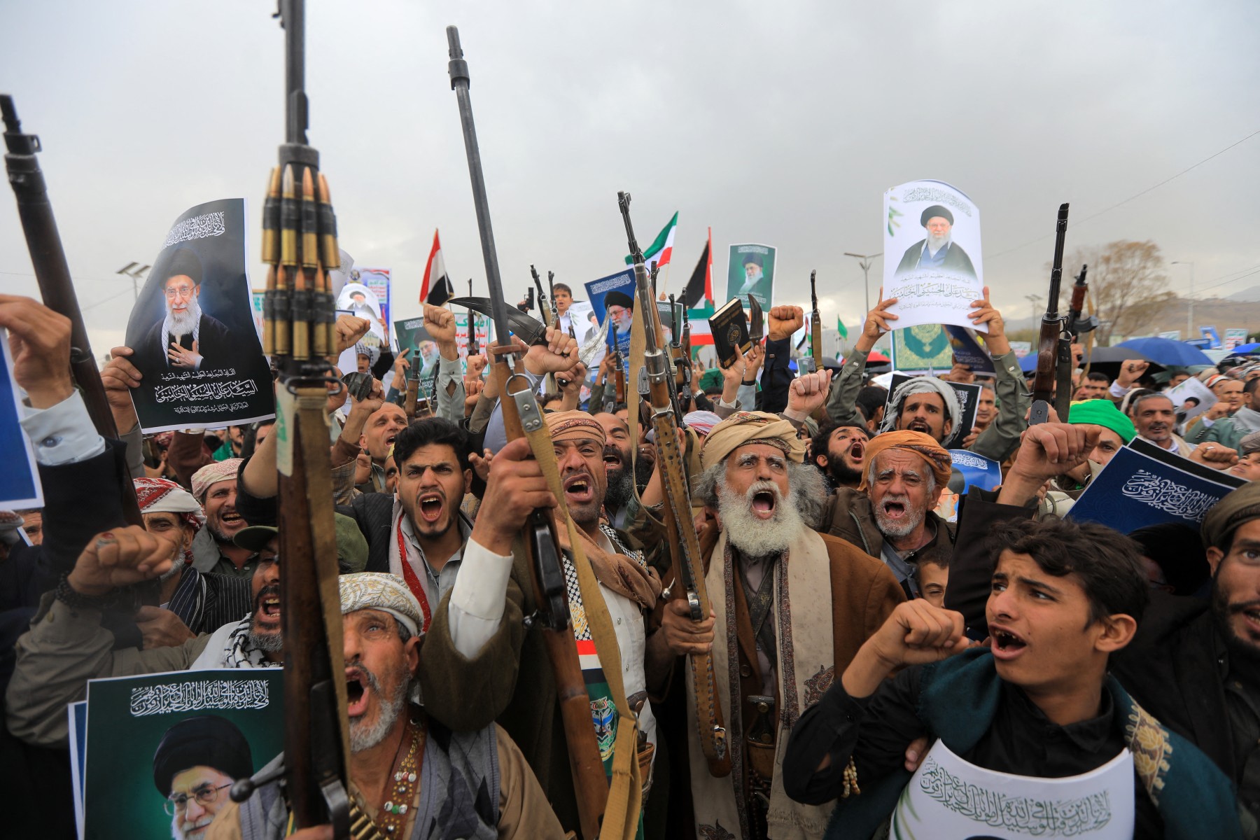 Houthis ‘stand ready to strike vital waterway’