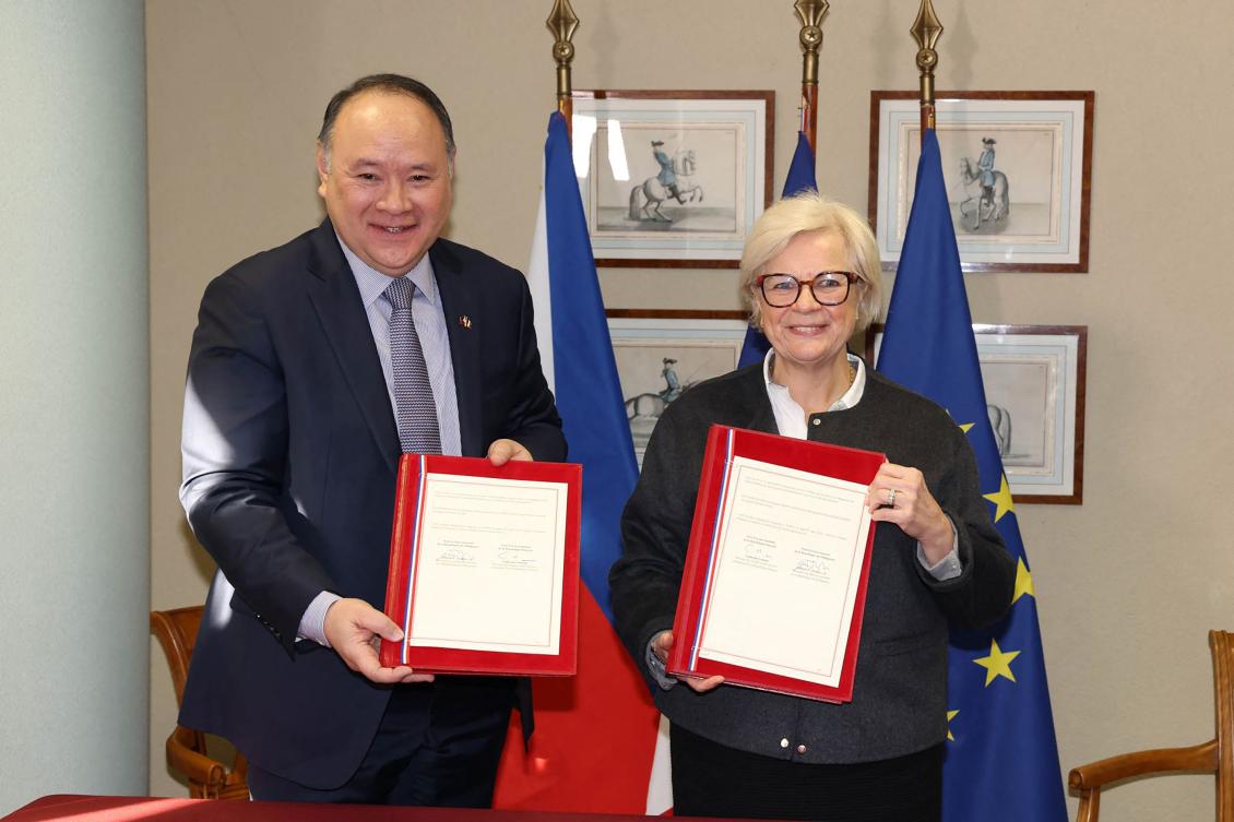 Philippine Secretary of National Defense Gilberto Teodoro, left, and French Minister for the Armed Forces and Veterans Catherine Vautrin during their bilateral meeting in Paris on March 26, 2026. (Philippine Department of National Defense/AFP)