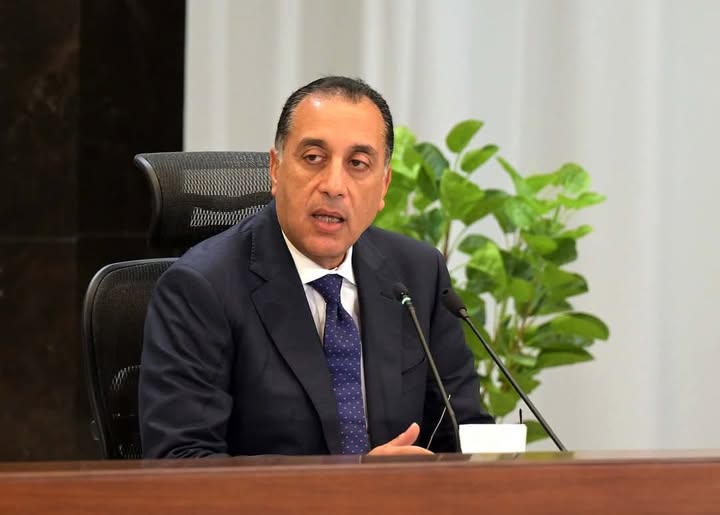 Under directives issued by Prime Minister Mostafa Madbouly, commercial establishments including malls, restaurants, and public venues must close by 9:00 p.m. Egypt State Information Service