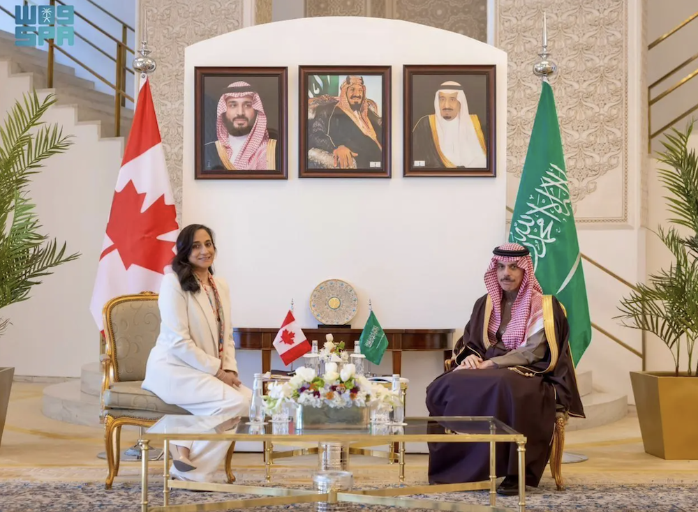 Saudi Arabia’s Foreign Minister Prince Faisal bin Farhan (R) met his Canadian counterpart Anita Anand (L) in Riyadh on Monday. (SPA)