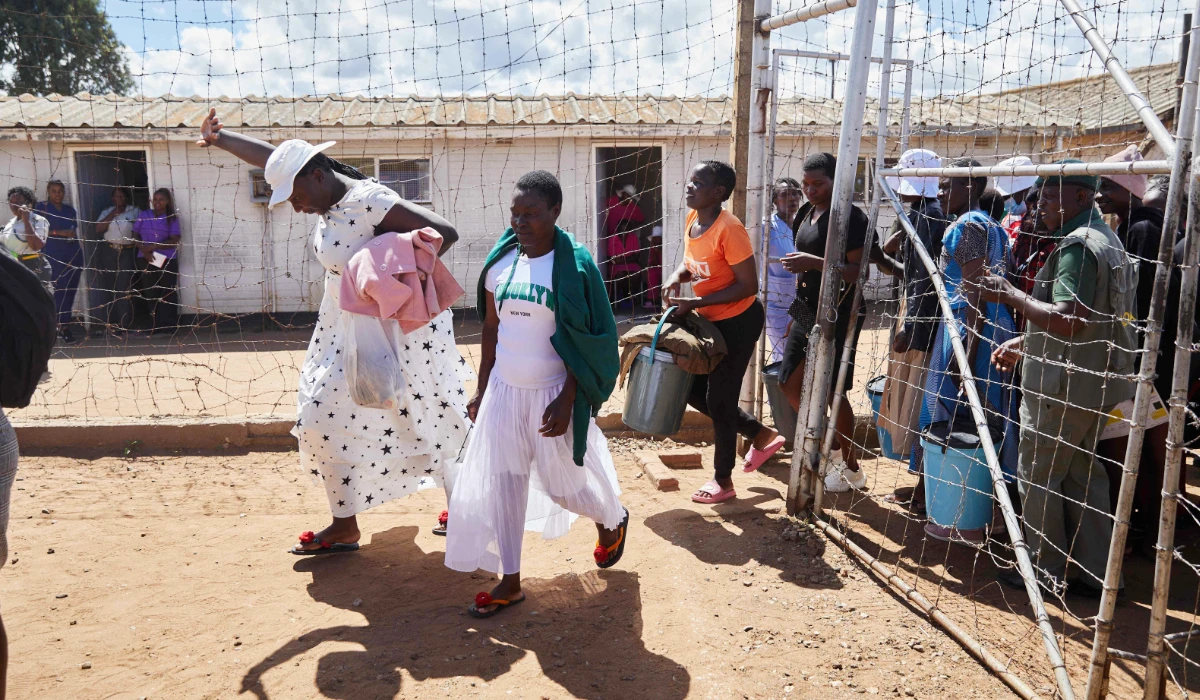 Zimbabwe frees nearly 4,000 inmates