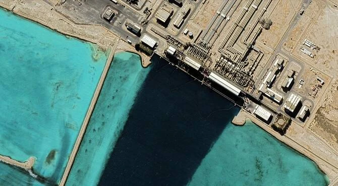 Italy scouts gas supplies from US, Africa and Azerbaijan after Qatar force majeure, minister says