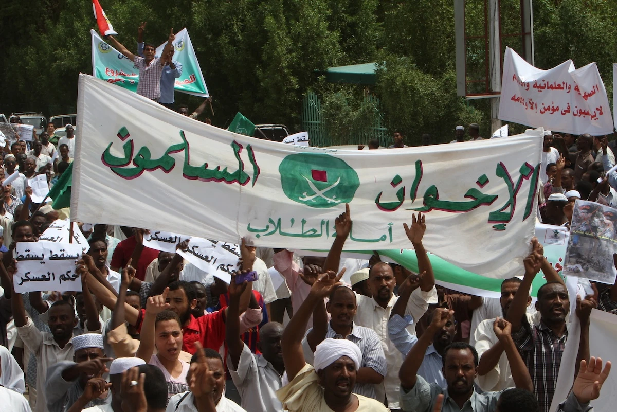 Sudanese supporters of the Muslim Brotherhood and Egypt's ousted president Mohamed Morsi protest following Friday noon prayers in front of the presidential palace in the capital Khartoum, on August 16, 2013, following the recent violence in Egypt. (FILE/AFP)