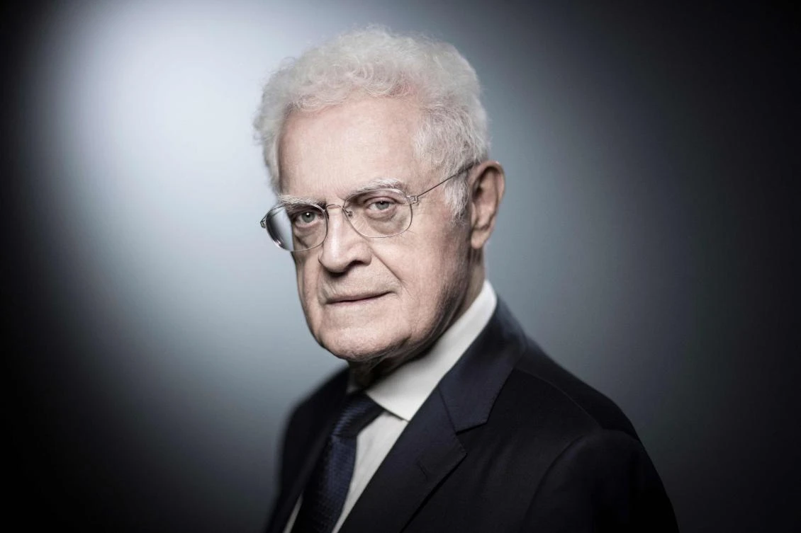 Former French Prime Minister and member of the French Constitutional Council (Conseil Constitutionnel) Lionel Jospin poses during a photo session in Paris on May 16, 2018.(Photo by JOEL SAGET / AFP)