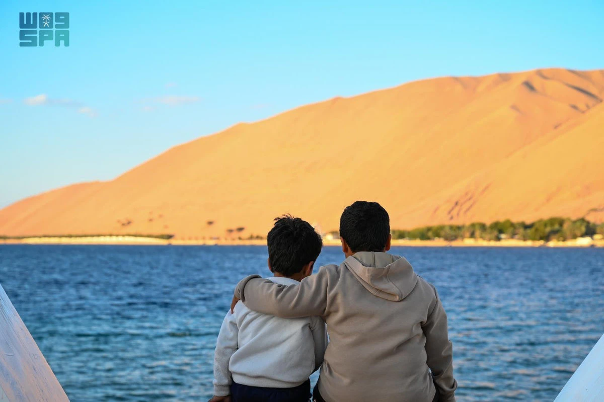 Al-Nakheel Park in northwest Saudi Arabia draws Eid crowds
