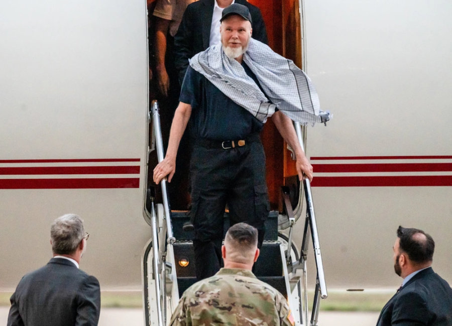Dennis Coyle arrives in San Antonio, Texas. (AFP)