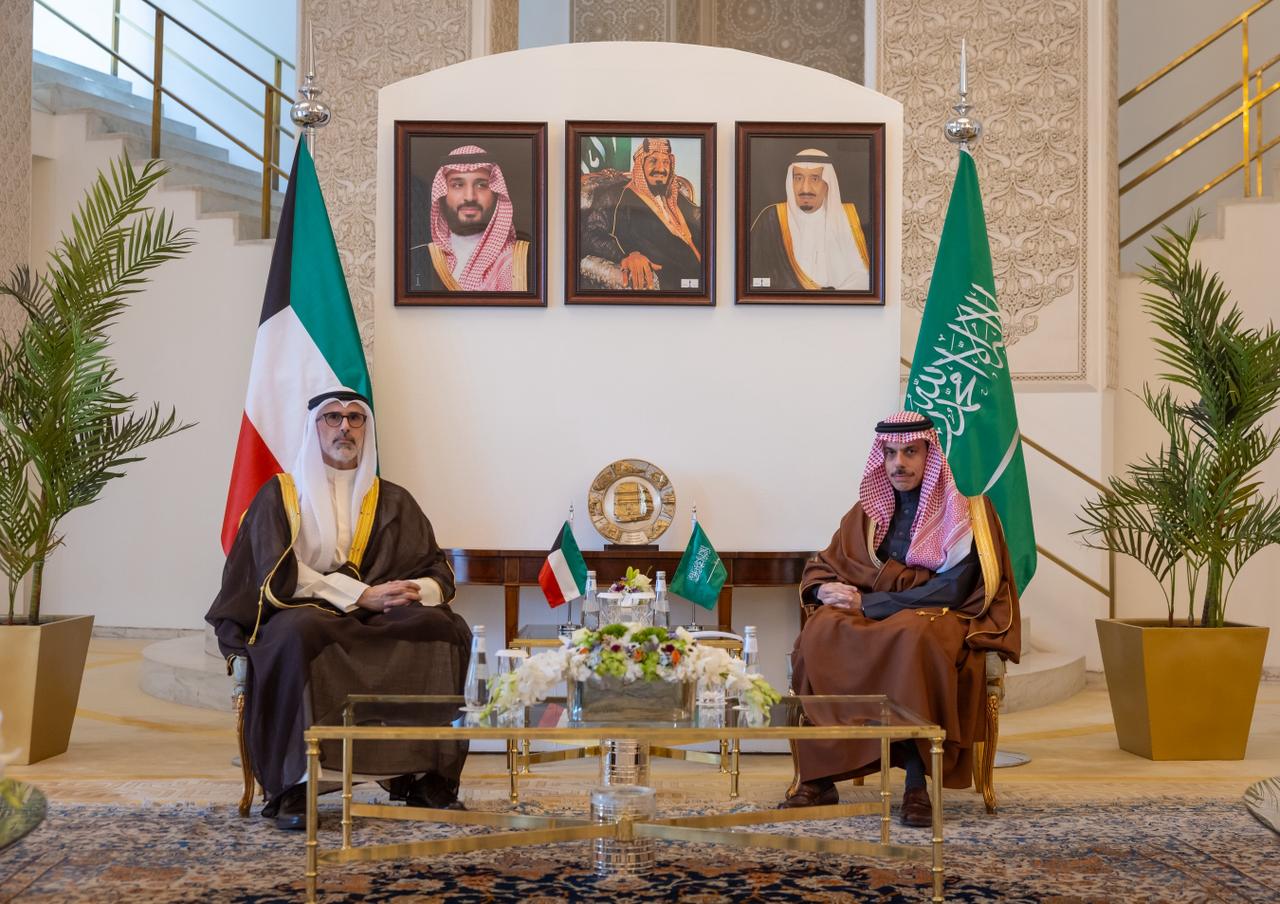 Saudi Foreign Minister Prince Faisal bin Farhan meets with his Kuwaiti counterpart Sheikh Jarrah Jaber Al-Ahmad Al-Sabah in Riyadh on Wednesday. (SPA)
