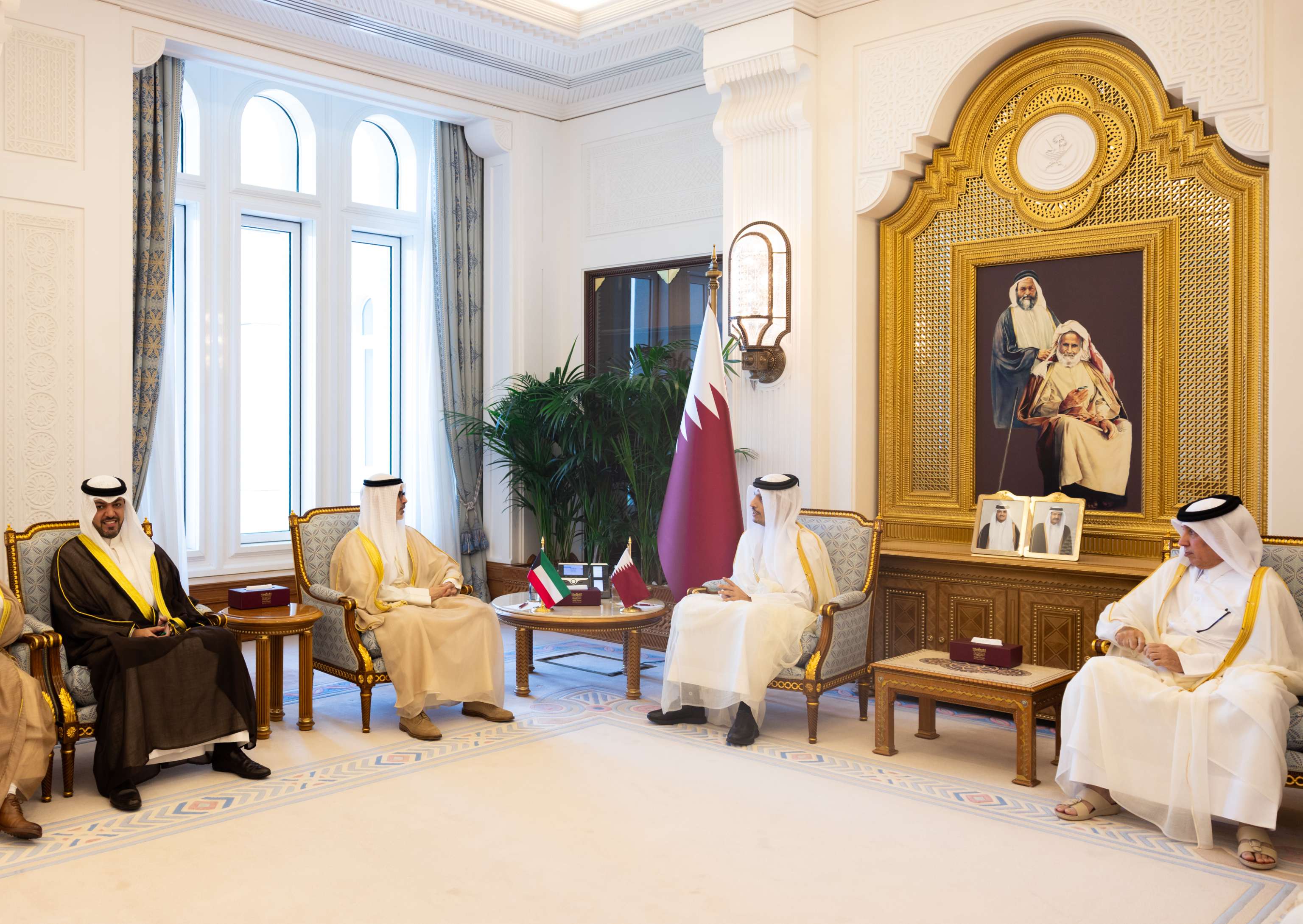 Qatari Prime Minister and Minister of Foreign Affairs Sheikh Mohammed bin Abdulrahman bin Jassim Al-Thani met with Kuwaiti Minister of Foreign Affairs Sheikh Jarrah Jaber Al-Ahmad Al-Sabah. (QNA)