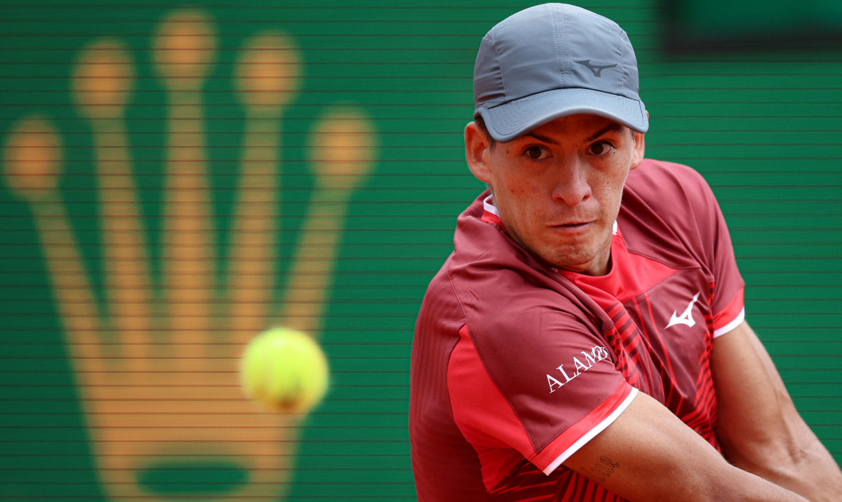 Wawrinka falls in first round of Monte Carlo Masters
