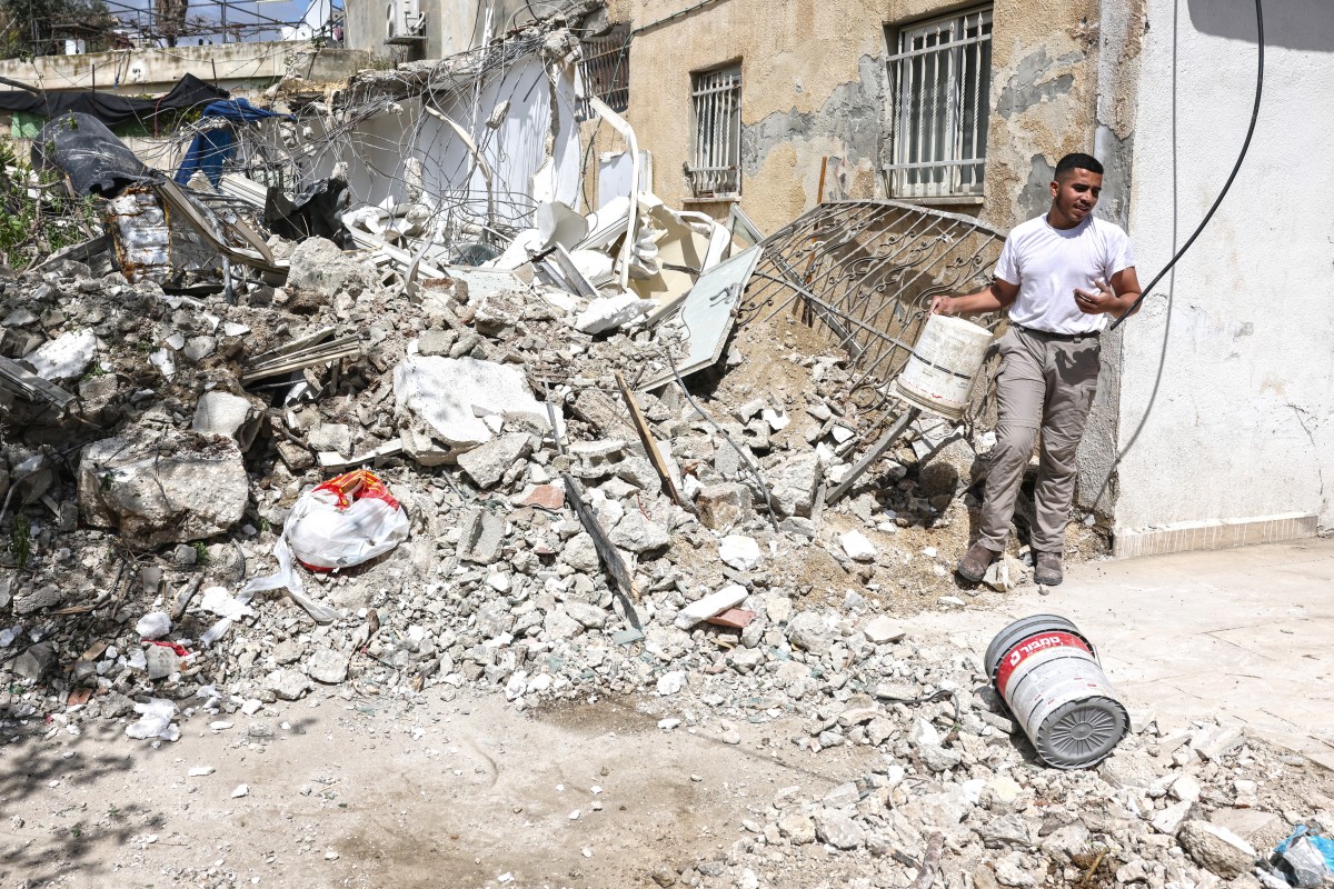 Palestinians self-demolish their homes south of Jerusalem