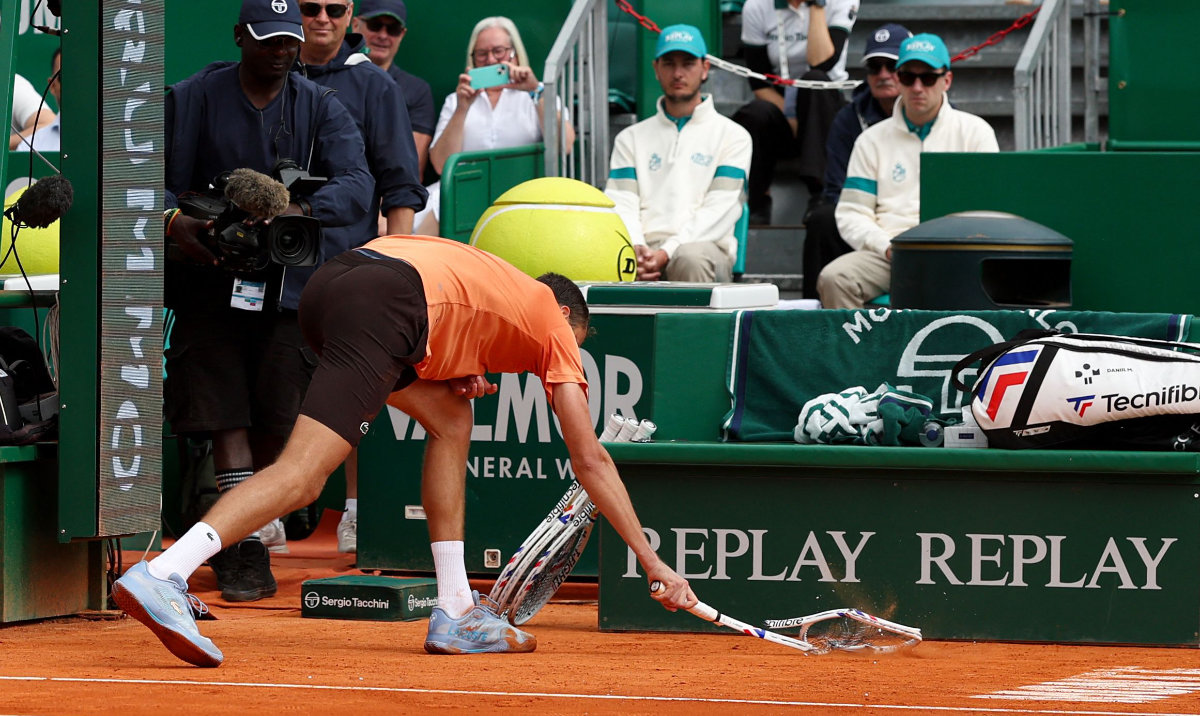 Medvedev smashes his racket 7 times during double bagel loss to Berrettini