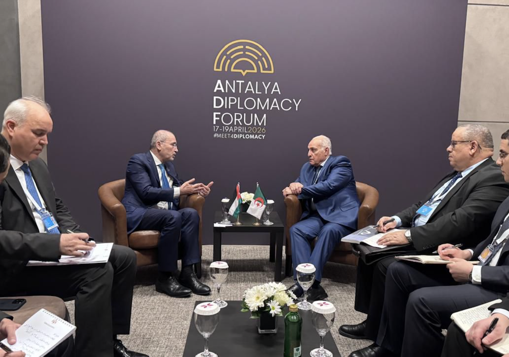 The Jordanian foreign minister, Ayman Safadi, on Friday called for coordinated regional and international efforts to help sustain the ceasefire between Israel and Lebanon, and support Beirut in its efforts to extend state authority throughout its territory. (Jordan News Agency)