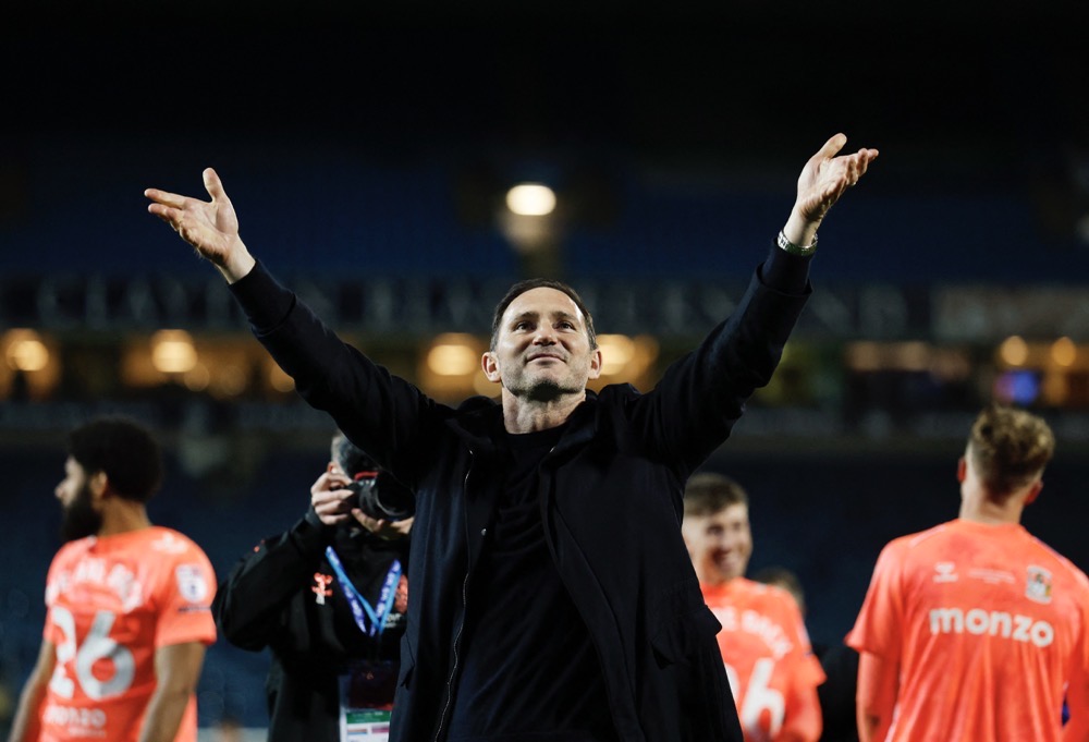 Coventry City manager Frank Lampard celebrates after winning promotion to the Premier League. (Action Images/Reuters)