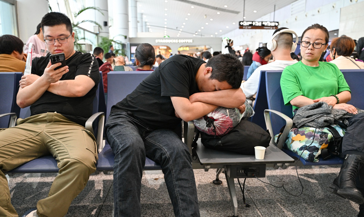 The world’s biggest airlines are canceling flights as they face jet fuel shortages and rising prices. (AFP)