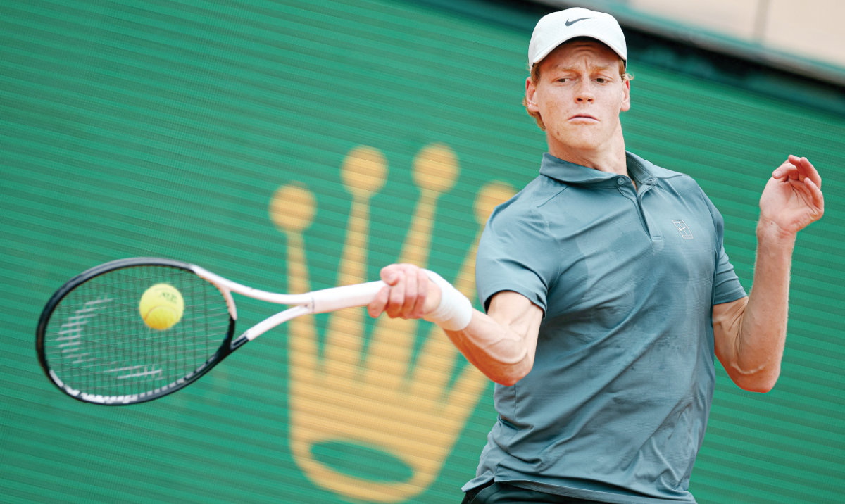 Jannik Sinner’s mental strength could be tested in a different way as he confronts the weight of expectation that comes with being seen by many as the favorite rather than the challenger over the next few weeks. (AFP)