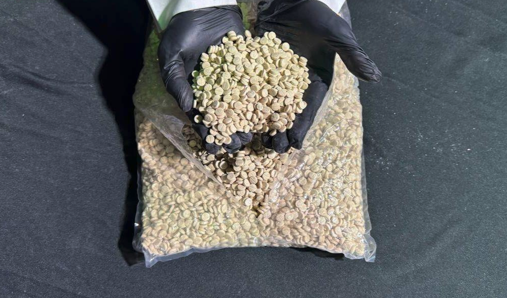 The intended recipients were arrested in Riyadh, Al-Jouf and Eastern regions; they included two displaced persons and three Saudi nationals. (SPA)