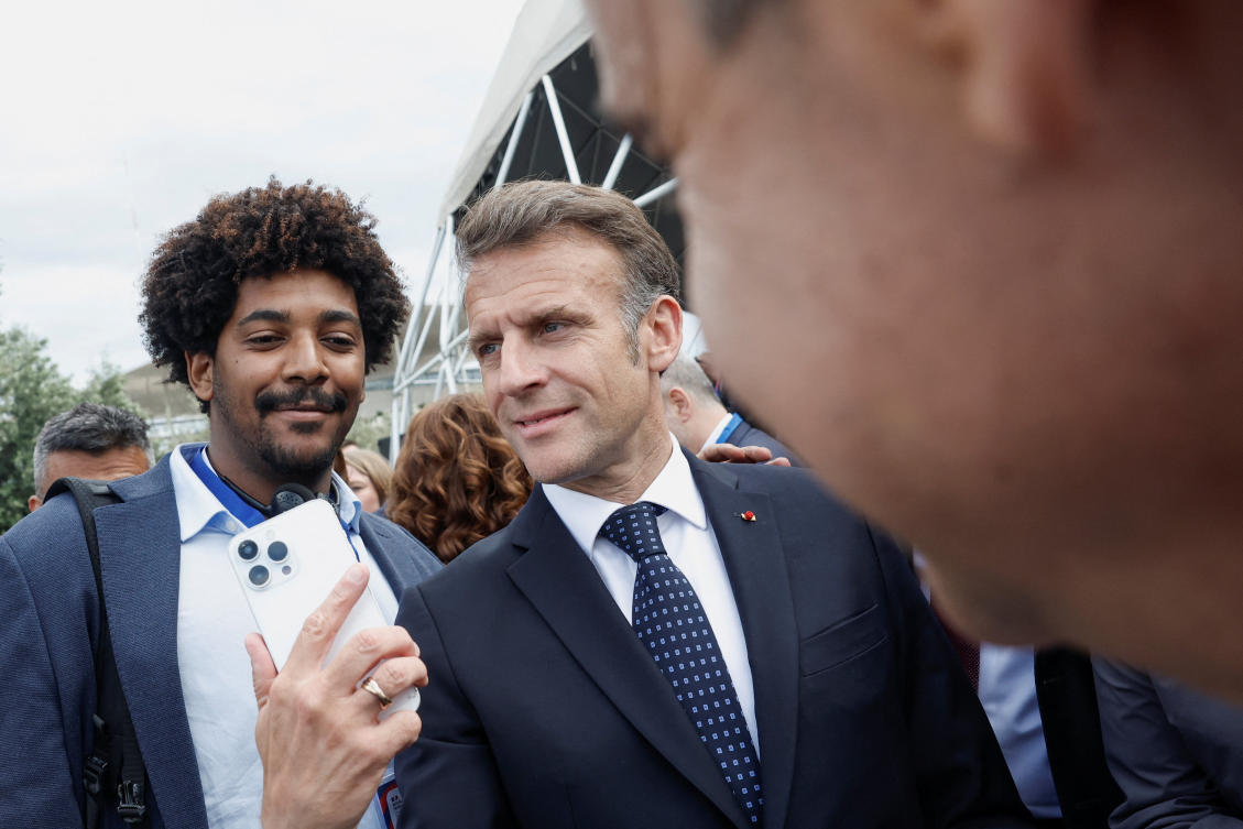 French President Emmanuel Macron and Greek Prime Minister Kyriakos Mitsotakis attend a Greece-France Economic Forum at the Stavros Niarchos Foundation Cultural Center in Athens, Apr. 25, 2026. (Reuters)