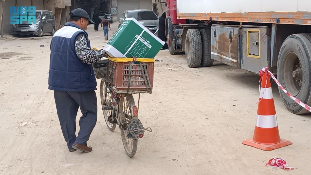 Saudi aid agency KSrelief’s latest humanitarian operations involved delivering food to tens of thousands of people in three countries amid ongoing crises. (SPA)