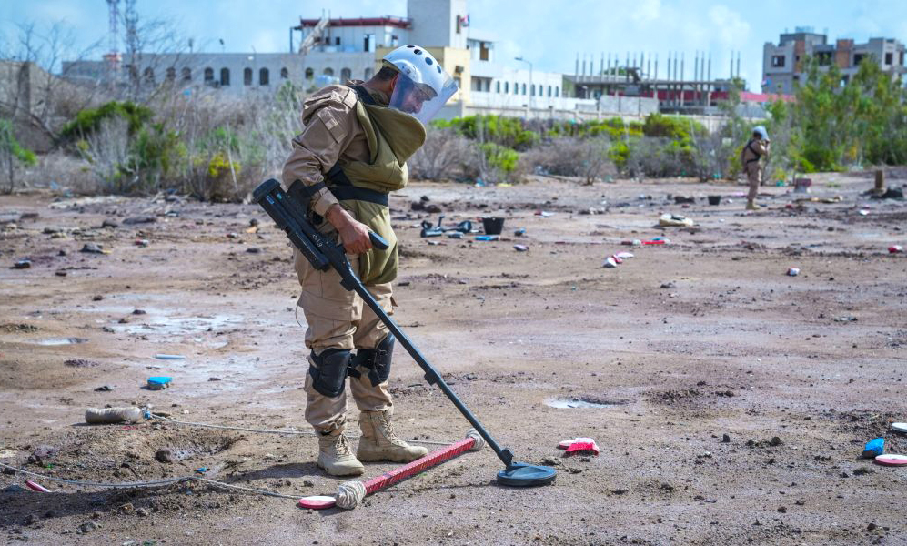 Saudi Masam project clears 1,273 explosive devices in Yemen
