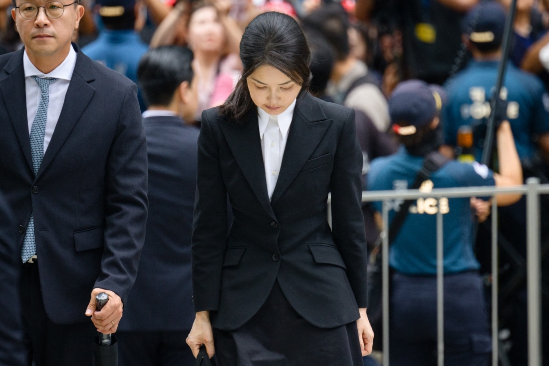 South Korea's former first lady Kim Keon Hee, wife of impeached former president Yoon Suk Yeol, arrives at the special prosecutor's office in Seoul, South Korea. (AFP)