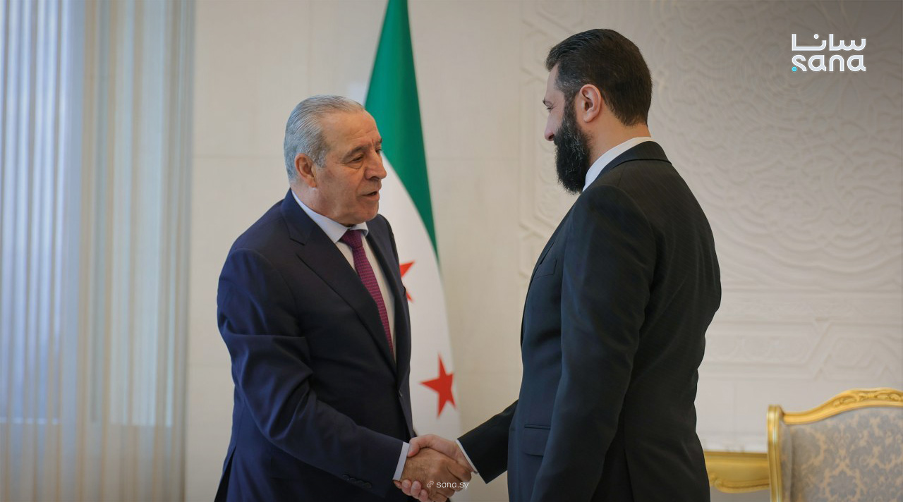Palestinian Vice President Hussein Al-Sheikh met on Wednesday with Syrian President Ahmad Al-Sharaa at the People’s Palace in Damascus. (SANA)