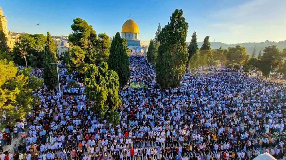 Tens of thousands return to Al-Aqsa for first Friday prayers after closure
