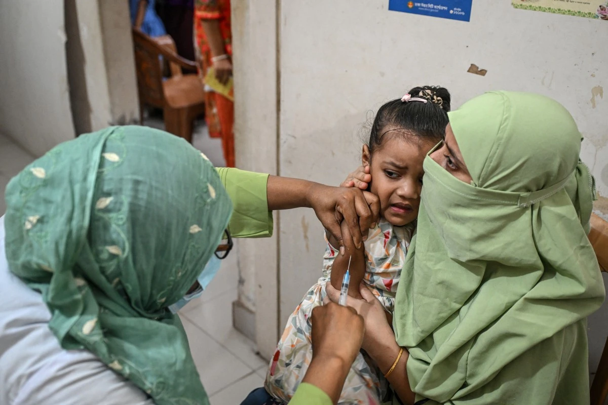 Bangladesh faces deadly measles outbreak after delayed vaccination drive