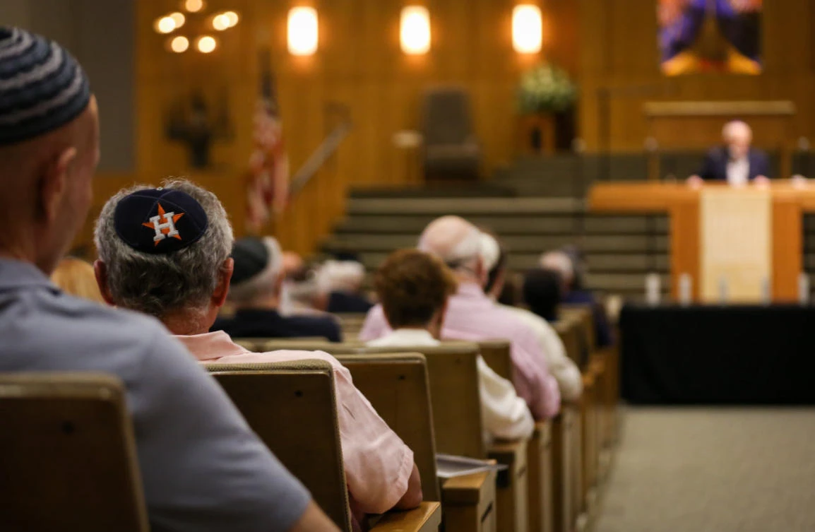 2 young people arrested in alleged plot to attack Houston synagogue