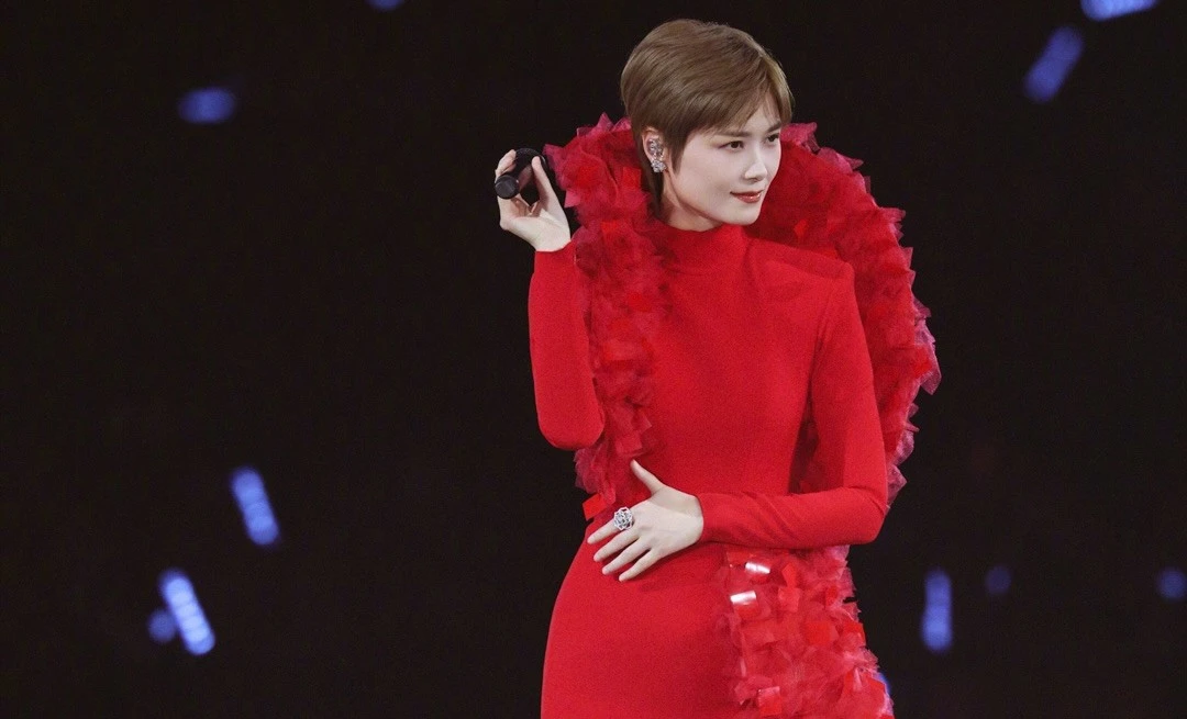 Chinese pop sensation Chris Lee takes to stage in Georges Chakra