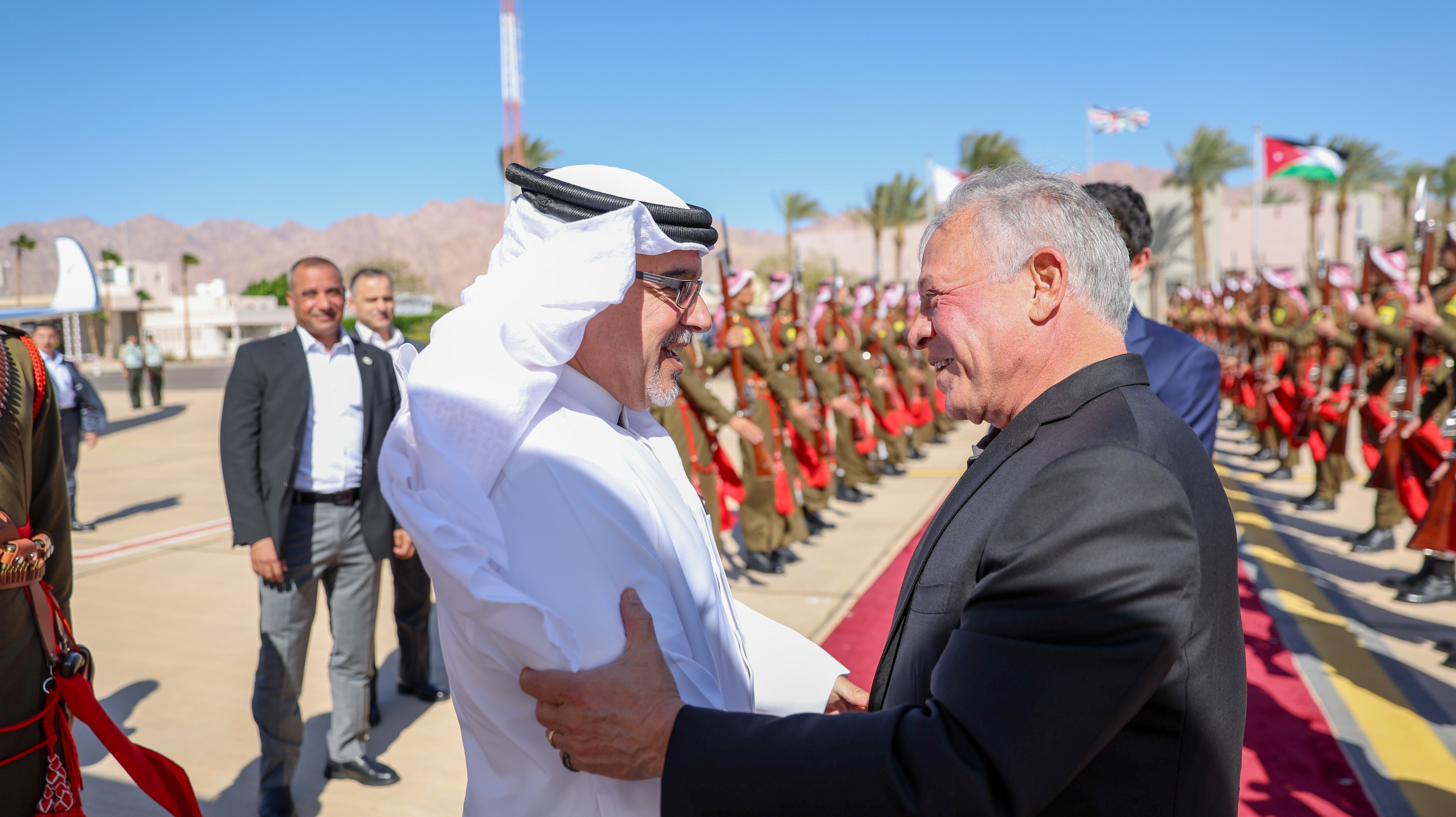 Jordan’s King Abdullah II on Friday received Bahrain’s Crown Prince Salman bin Hamad Al-Khalifa during a meeting in Aqaba. (X/@RHCJO)