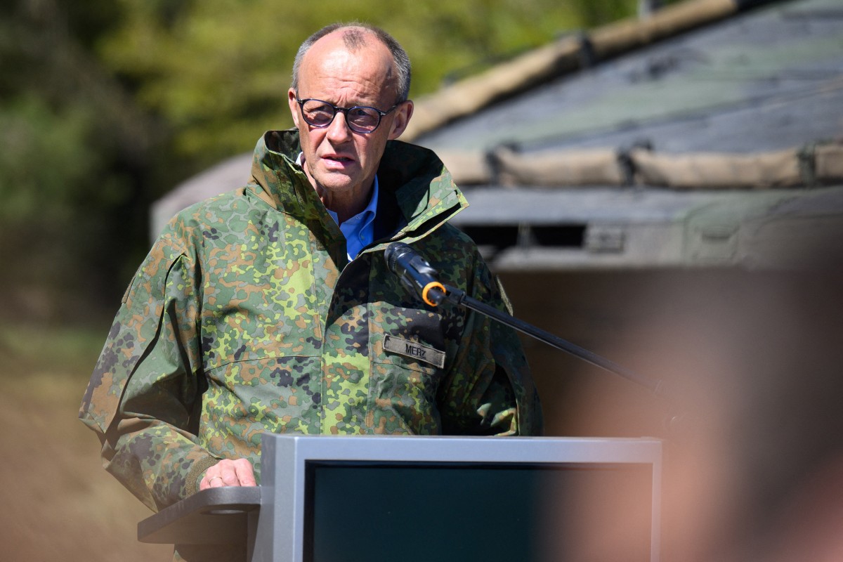 German Chancellor Friedrich Merz addresses journalists during his visit to the German army barracks in Munster, northern Germany, Apr. 30, 2026. (Files / AFP)