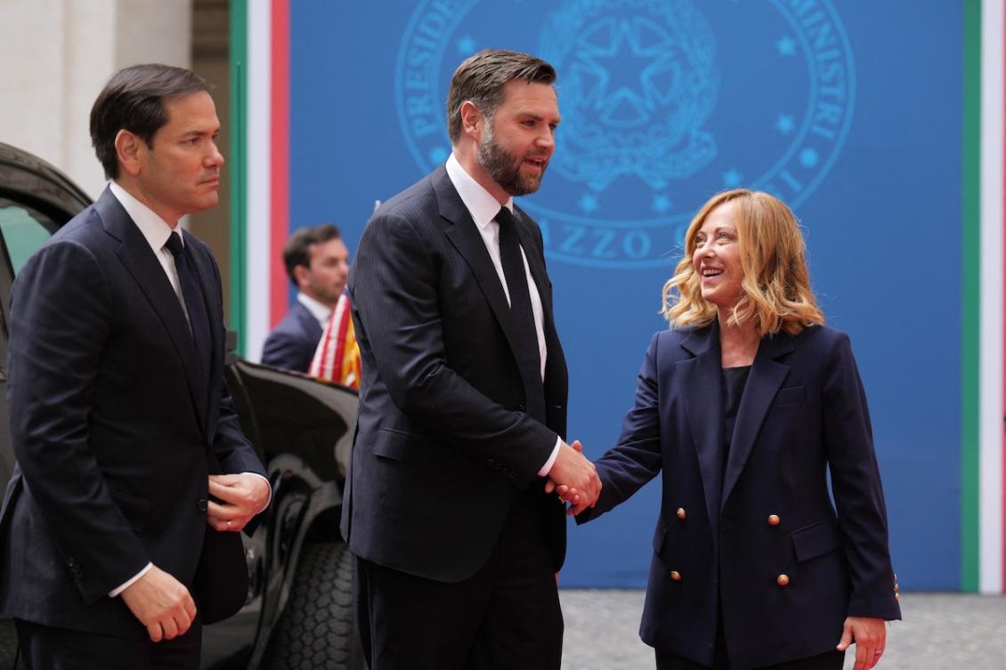 Italy’s Prime Minister Giorgia Meloni (R) greets Vice President JD Vance (C) and Secretary of State Marco Rubio (L) prior to a meeting at the Chigi Palace in Rome, on May 18, 2025. (FILE/AFP)